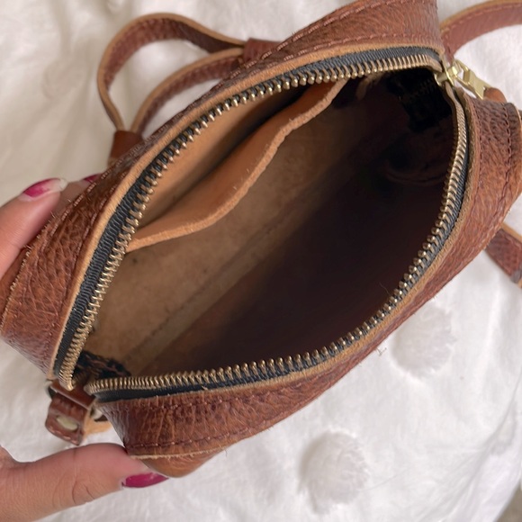 Portland Leather 'Almost Perfect' Mesa Mini Crossbody - Picture 4 of 4